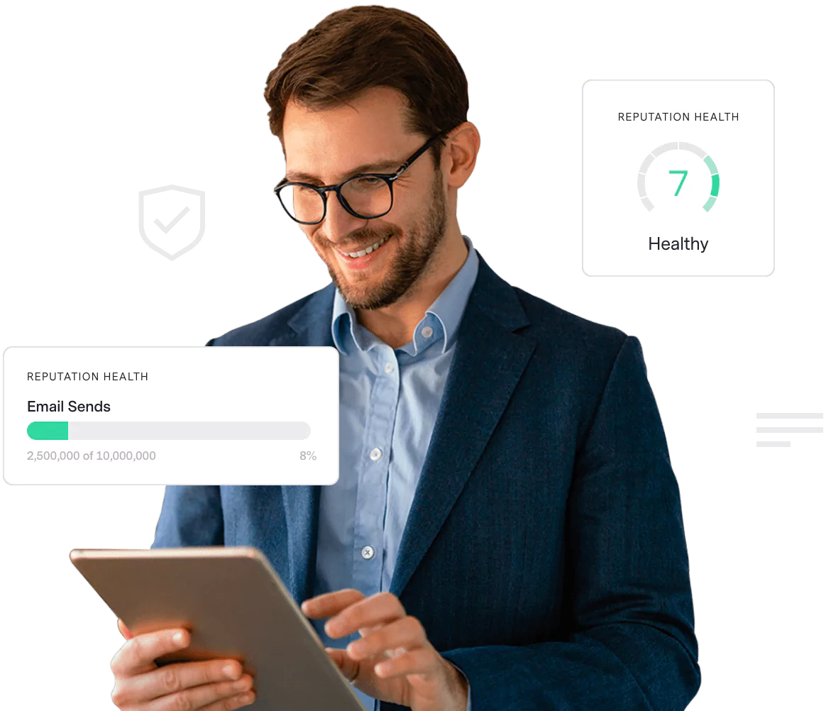 header-hero-image persona che esamina la reputazione dell'email marketing